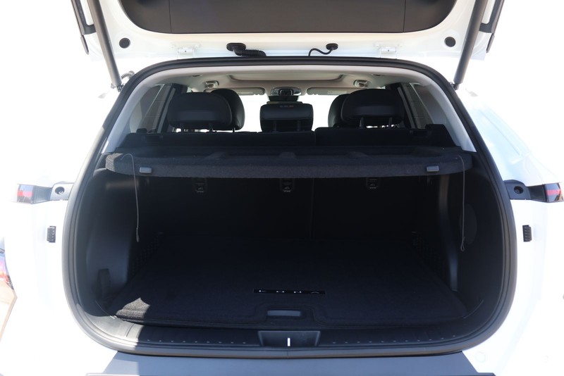 Hyundai Kona Vehicle Full-screen Gallery Image 09