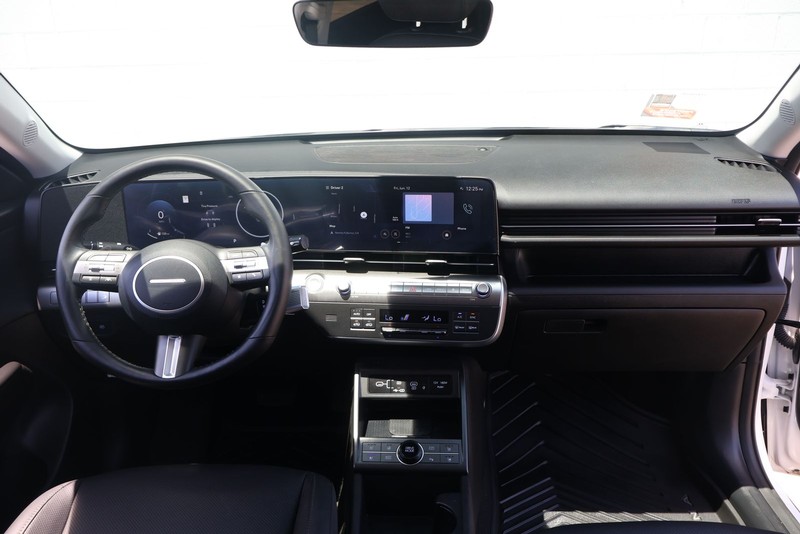 Hyundai Kona Vehicle Full-screen Gallery Image 21