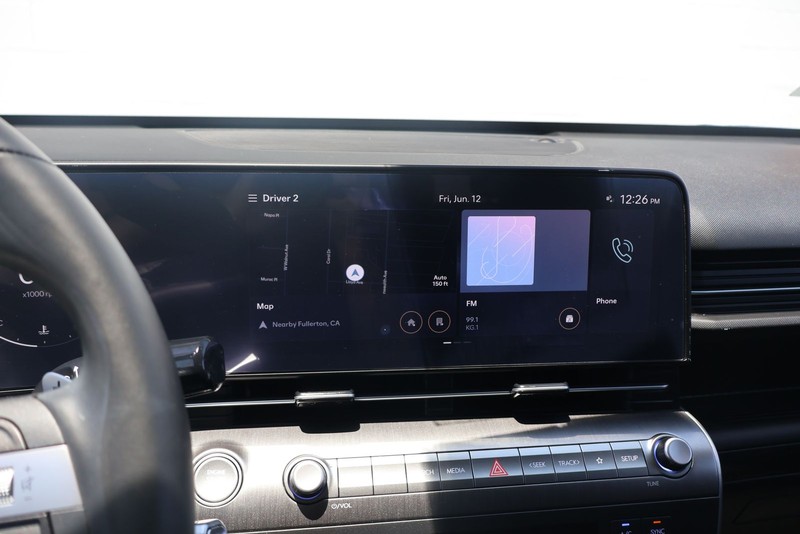 Hyundai Kona Vehicle Full-screen Gallery Image 25