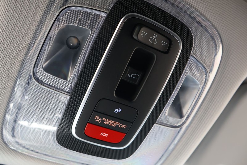 Hyundai Kona Vehicle Full-screen Gallery Image 27