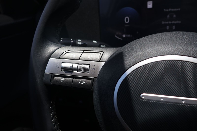 Hyundai Kona Vehicle Full-screen Gallery Image 29