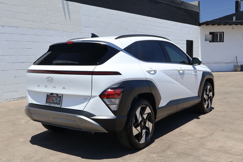 Hyundai Kona Vehicle Full-screen Gallery Image 32
