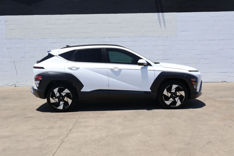 Hyundai Kona Vehicle Full-screen Gallery Image 33
