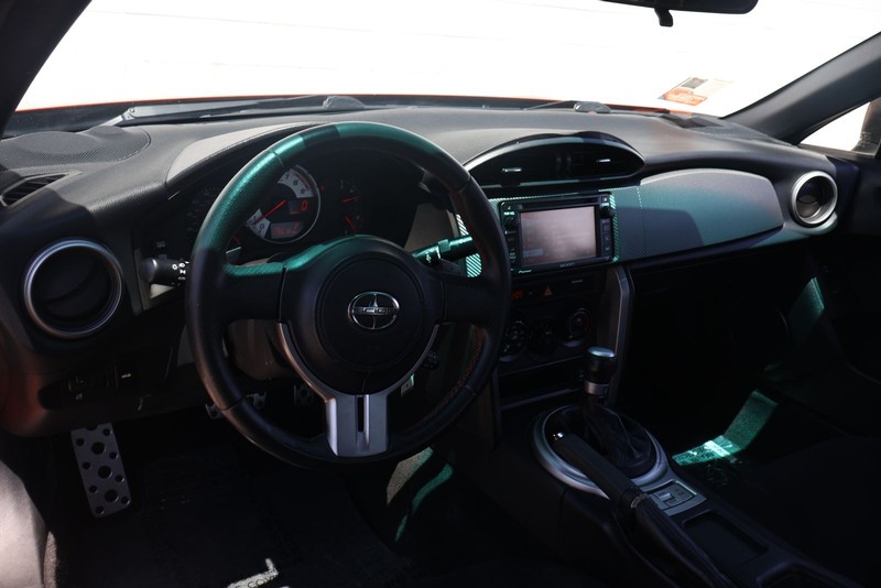 Scion FR-S Vehicle Full-screen Gallery Image 15