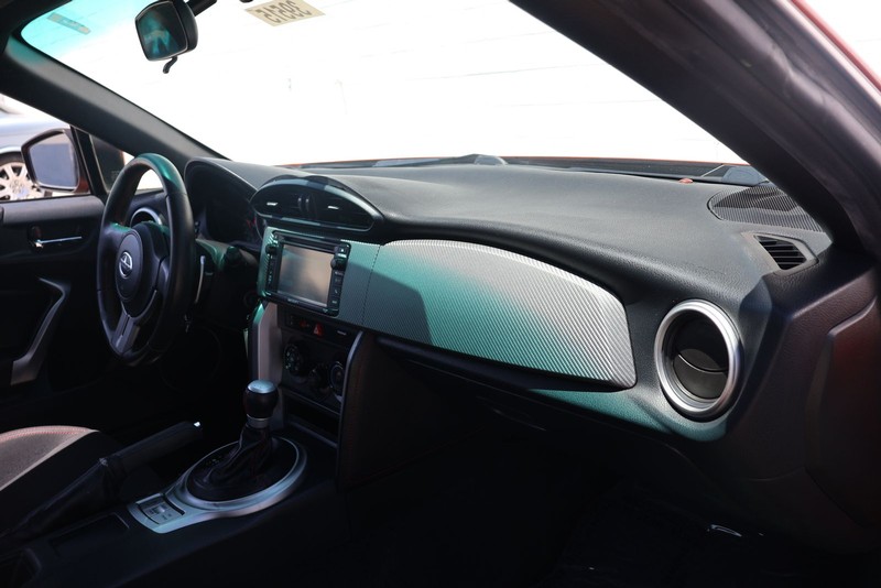Scion FR-S Vehicle Full-screen Gallery Image 18