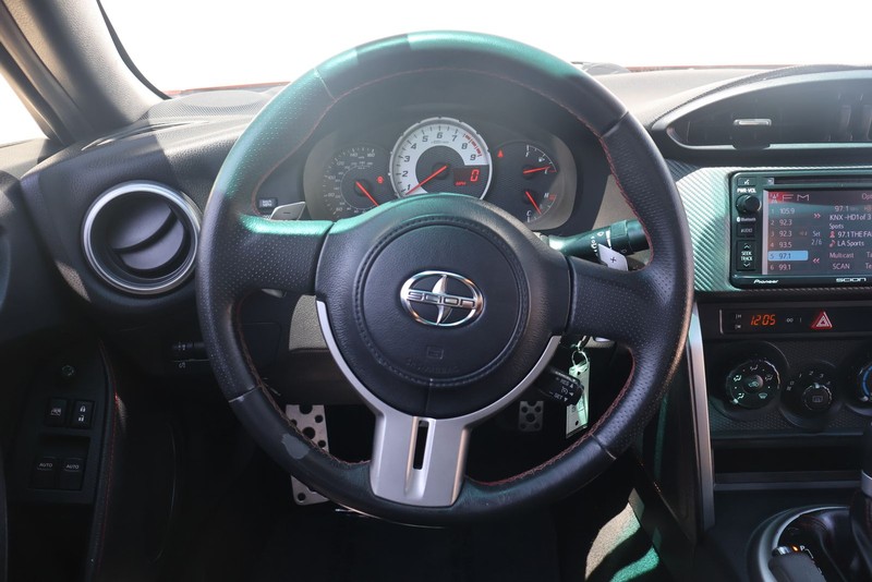 Scion FR-S Vehicle Full-screen Gallery Image 23