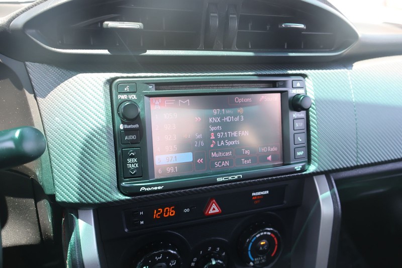 Scion FR-S Vehicle Full-screen Gallery Image 24