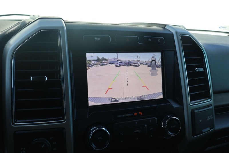 Ford F-150 Vehicle Full-screen Gallery Image 24