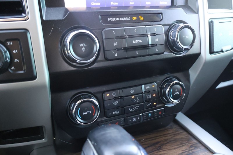 Ford F-150 Vehicle Full-screen Gallery Image 28