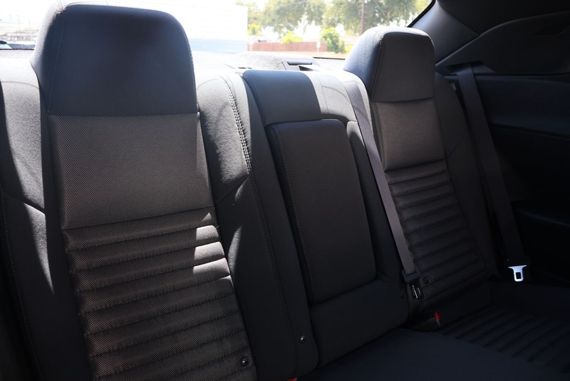Dodge Challenger Vehicle Full-screen Gallery Image 19