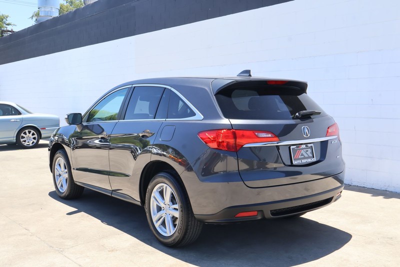Acura RDX Vehicle Full-screen Gallery Image 06