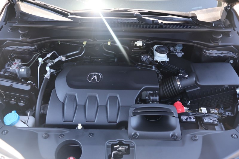 Acura RDX Vehicle Full-screen Gallery Image 09
