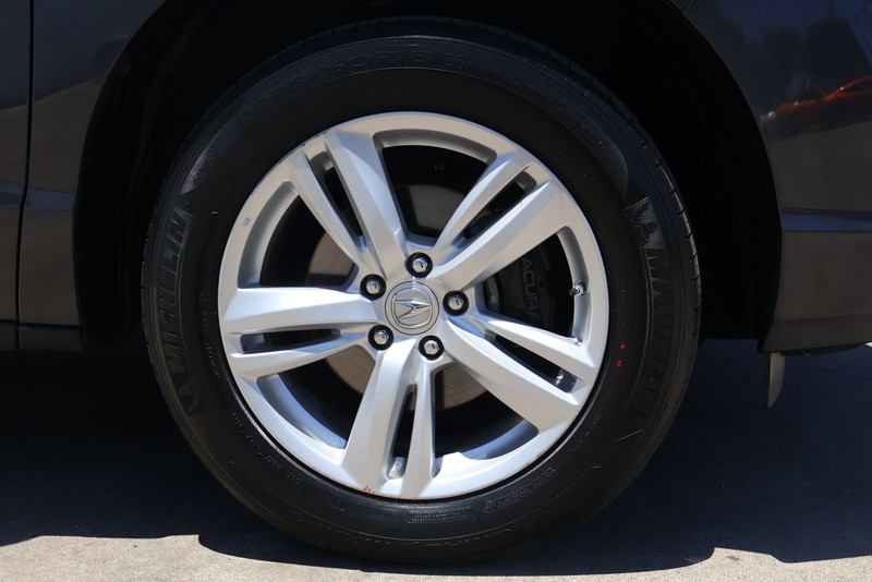 Acura RDX Vehicle Full-screen Gallery Image 10