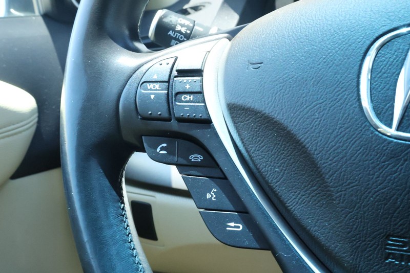 Acura RDX Vehicle Full-screen Gallery Image 14