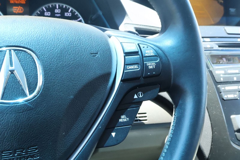 Acura RDX Vehicle Full-screen Gallery Image 15