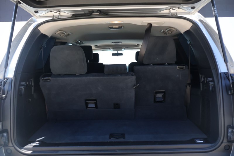 Toyota Sequoia Vehicle Full-screen Gallery Image 08