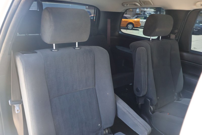 Toyota Sequoia Vehicle Full-screen Gallery Image 20