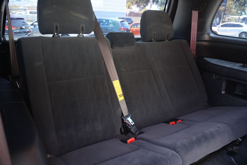 Toyota Sequoia Vehicle Full-screen Gallery Image 21