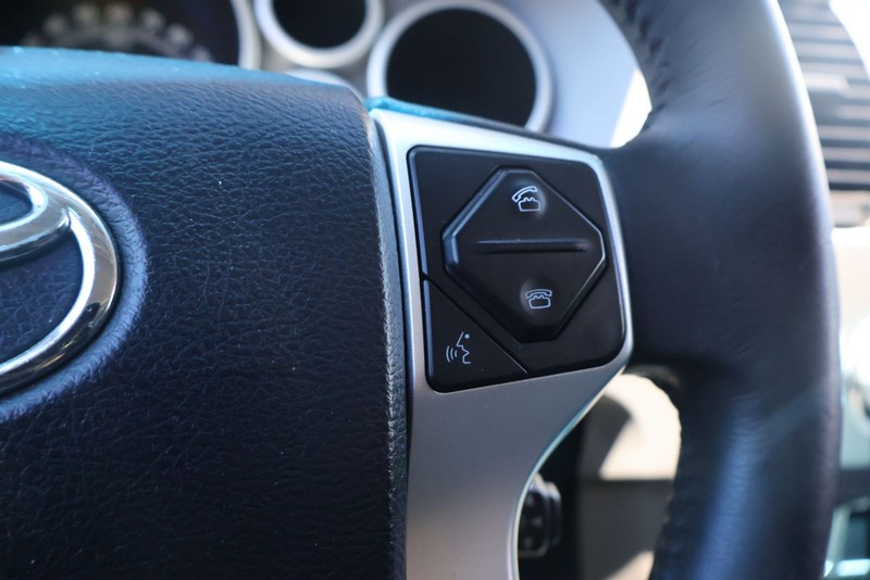 Toyota Sequoia Vehicle Full-screen Gallery Image 27