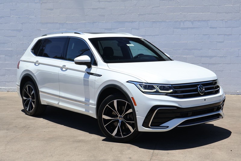 Volkswagen Tiguan Vehicle Full-screen Gallery Image 01