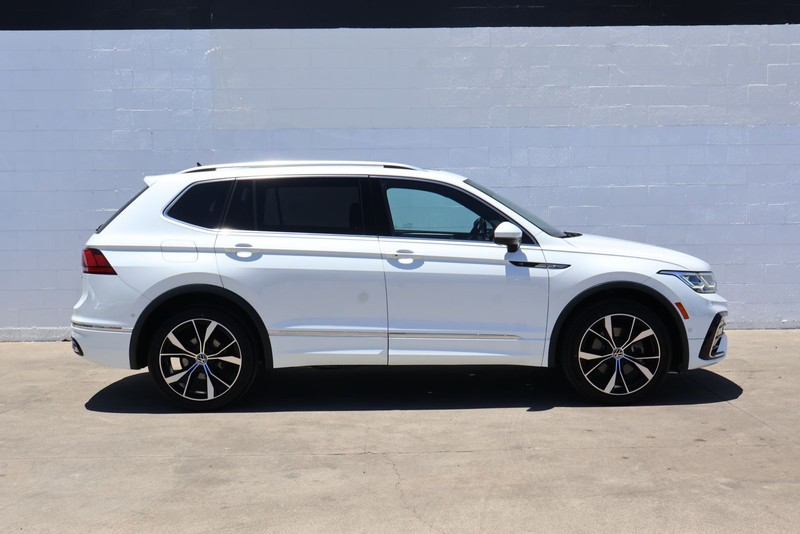 Volkswagen Tiguan Vehicle Full-screen Gallery Image 04