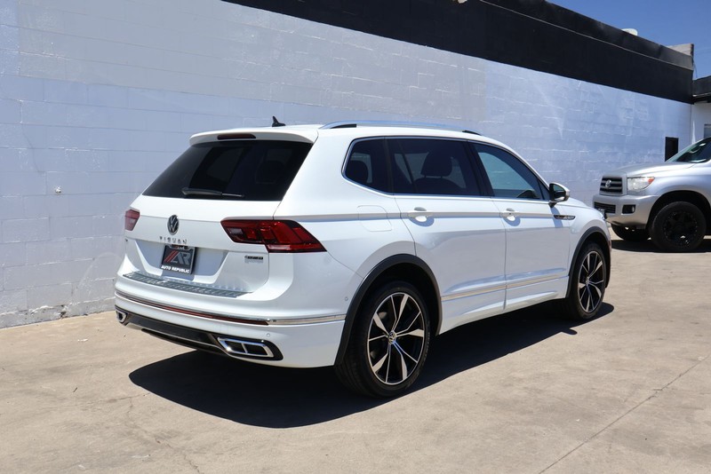 Volkswagen Tiguan Vehicle Full-screen Gallery Image 05