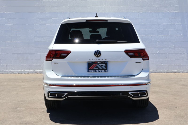 Volkswagen Tiguan Vehicle Full-screen Gallery Image 06