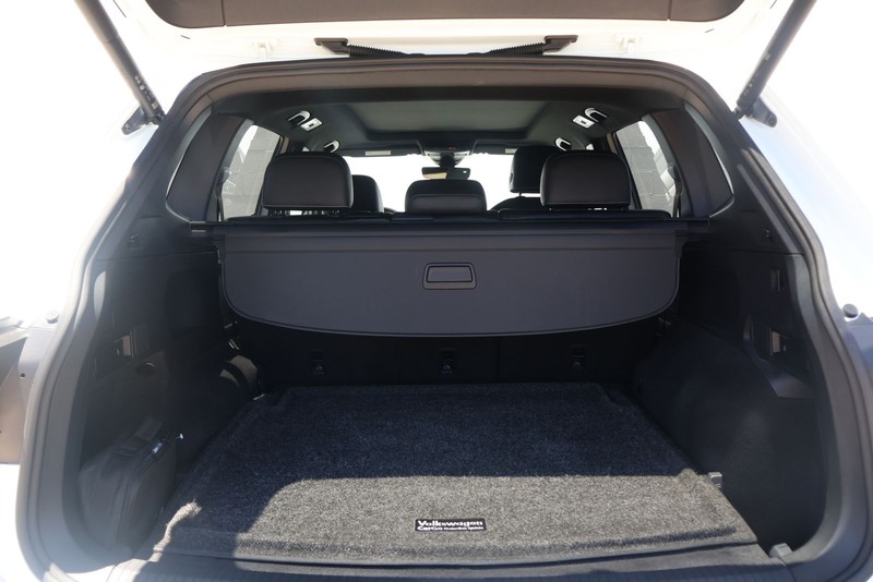 Volkswagen Tiguan Vehicle Full-screen Gallery Image 08