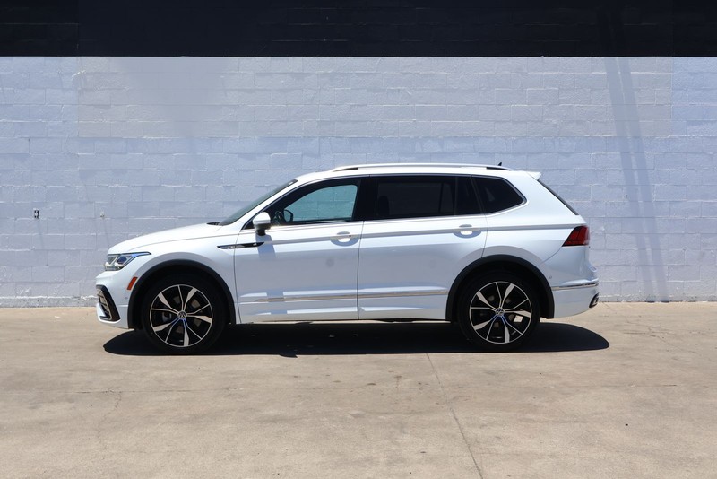 Volkswagen Tiguan Vehicle Full-screen Gallery Image 11
