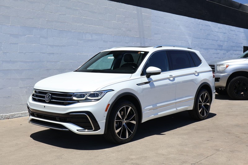 Volkswagen Tiguan Vehicle Full-screen Gallery Image 12