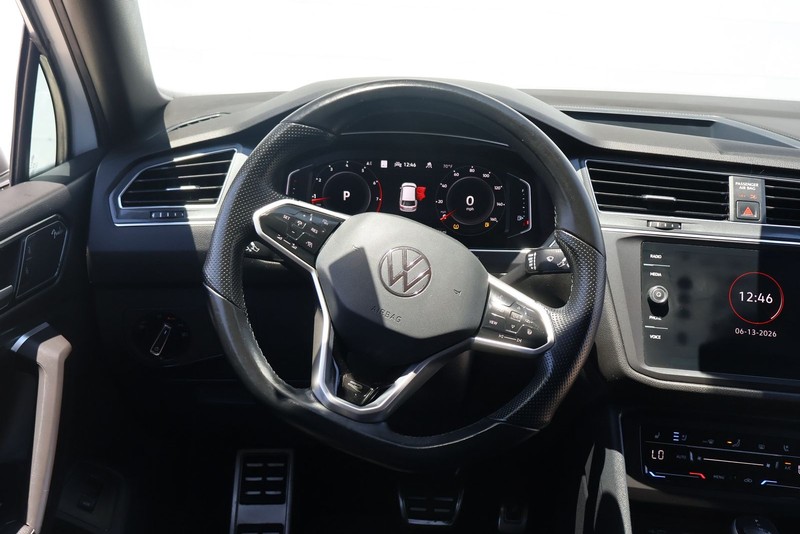 Volkswagen Tiguan Vehicle Full-screen Gallery Image 25