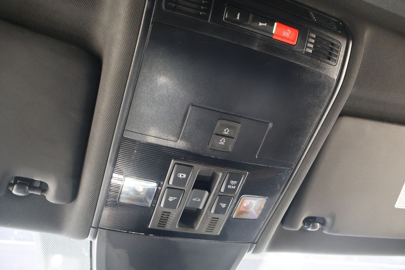 Volkswagen Tiguan Vehicle Full-screen Gallery Image 33