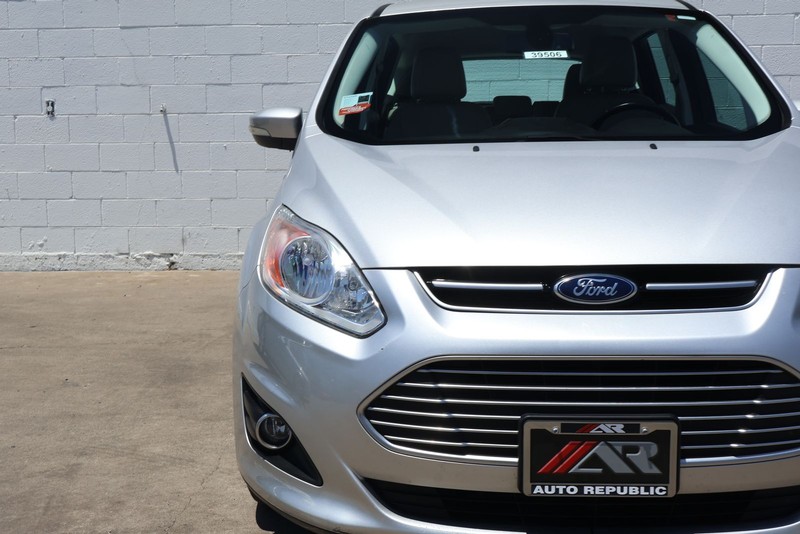 Ford C-Max Energi Vehicle Full-screen Gallery Image 03