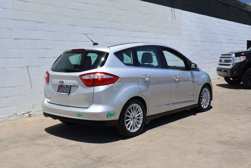Ford C-Max Energi Vehicle Full-screen Gallery Image 05