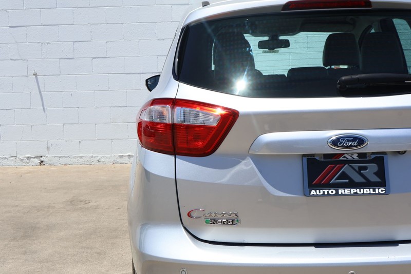 Ford C-Max Energi Vehicle Full-screen Gallery Image 07