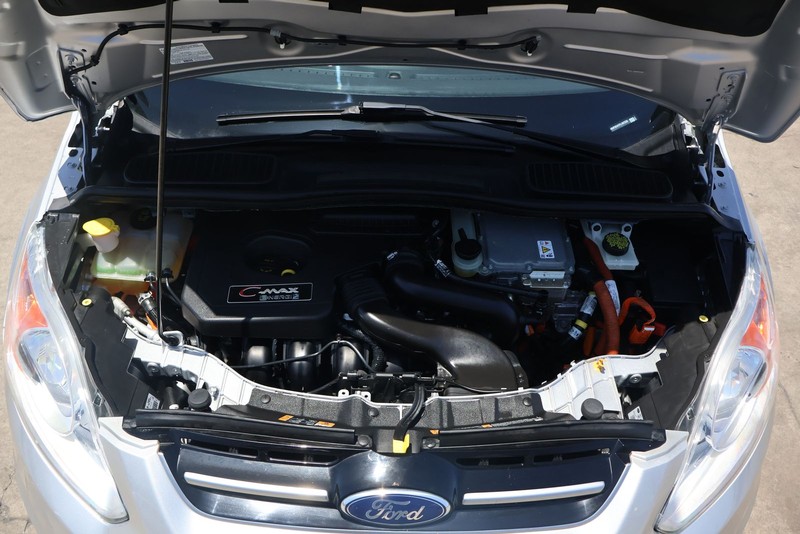 Ford C-Max Energi Vehicle Full-screen Gallery Image 12