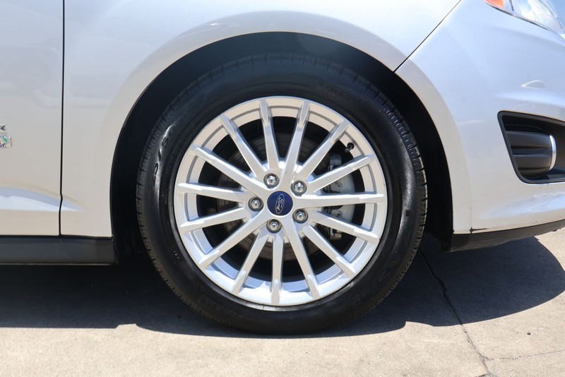 Ford C-Max Energi Vehicle Full-screen Gallery Image 13