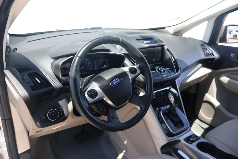 Ford C-Max Energi Vehicle Full-screen Gallery Image 15