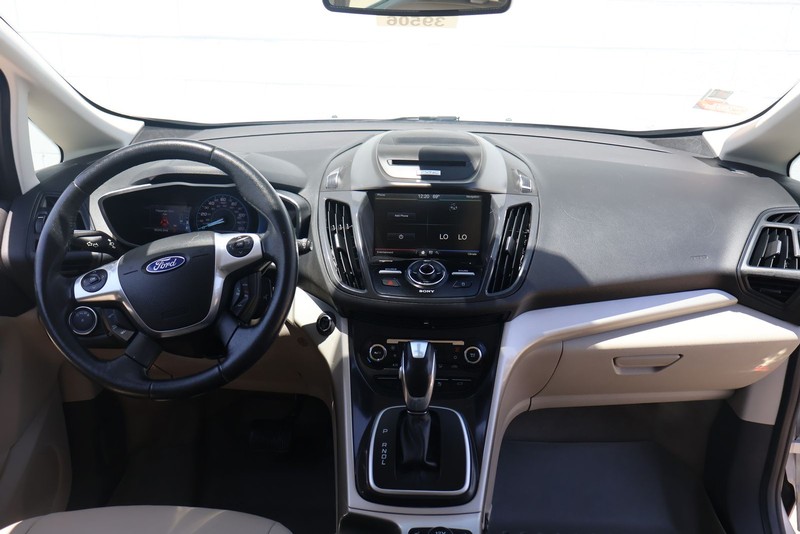 Ford C-Max Energi Vehicle Full-screen Gallery Image 22