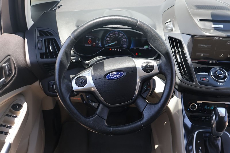Ford C-Max Energi Vehicle Full-screen Gallery Image 24