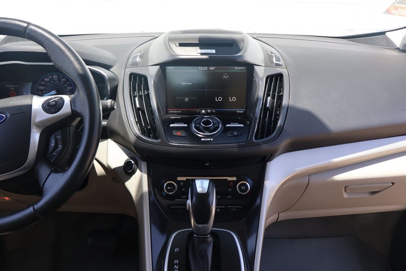 Ford C-Max Energi Vehicle Full-screen Gallery Image 27