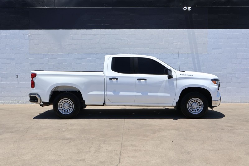 Chevrolet Silverado 1500 Vehicle Full-screen Gallery Image 01