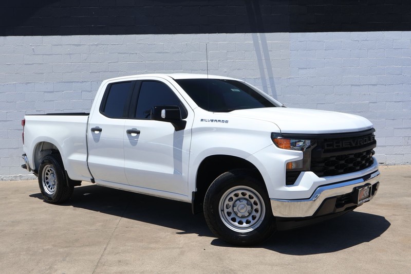 Chevrolet Silverado 1500 Vehicle Full-screen Gallery Image 02