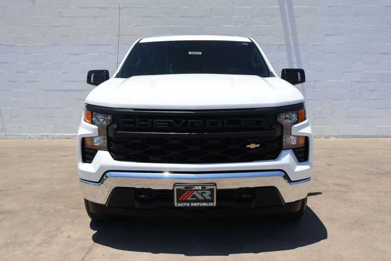 Chevrolet Silverado 1500 Vehicle Full-screen Gallery Image 03