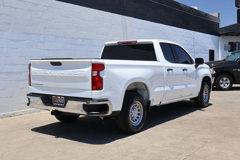 Chevrolet Silverado 1500 Vehicle Full-screen Gallery Image 05