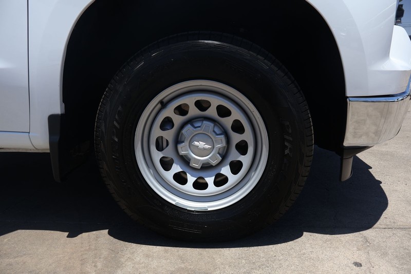 Chevrolet Silverado 1500 Vehicle Full-screen Gallery Image 12