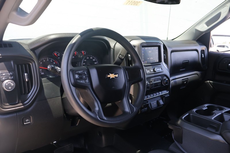 Chevrolet Silverado 1500 Vehicle Full-screen Gallery Image 14