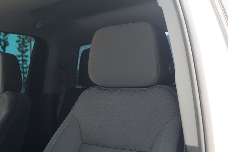 Chevrolet Silverado 1500 Vehicle Full-screen Gallery Image 16