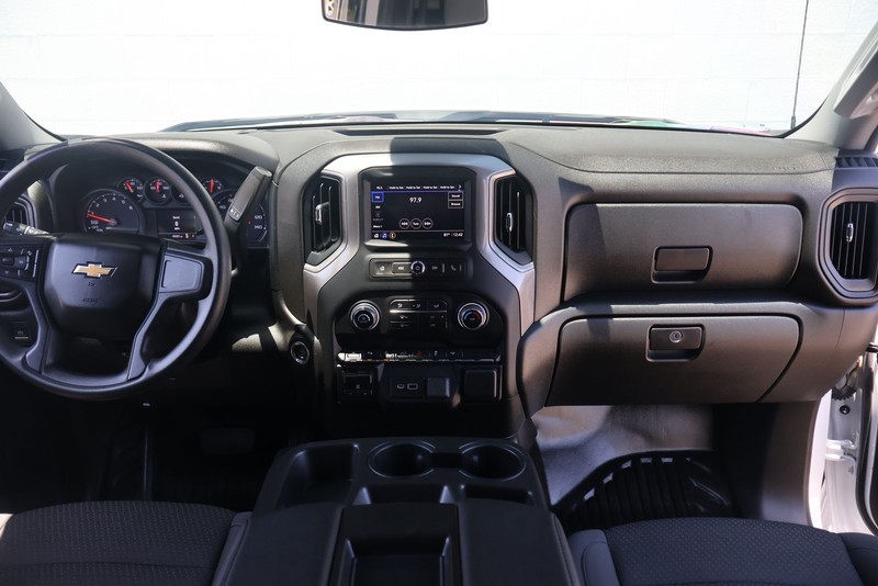 Chevrolet Silverado 1500 Vehicle Full-screen Gallery Image 20
