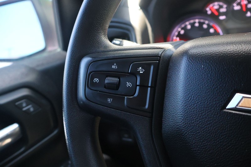 Chevrolet Silverado 1500 Vehicle Full-screen Gallery Image 23